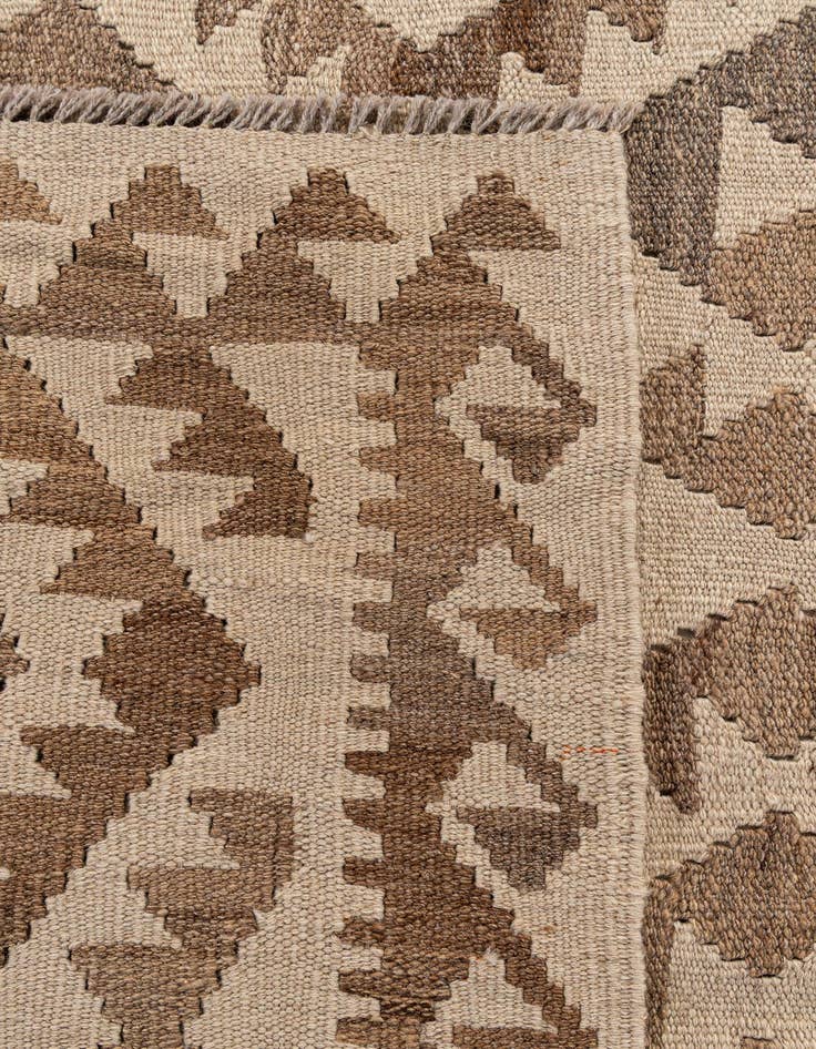 Detail image of  7' 1 x 9' 8  Hand Woven Kilim Maymana Wool Rug