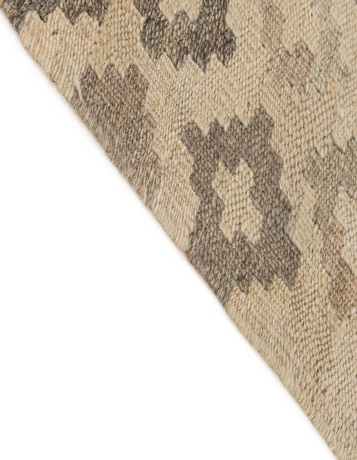 Detail image of  6' 9 x 9' 8  Hand Woven Kilim Maymana Wool Rug
