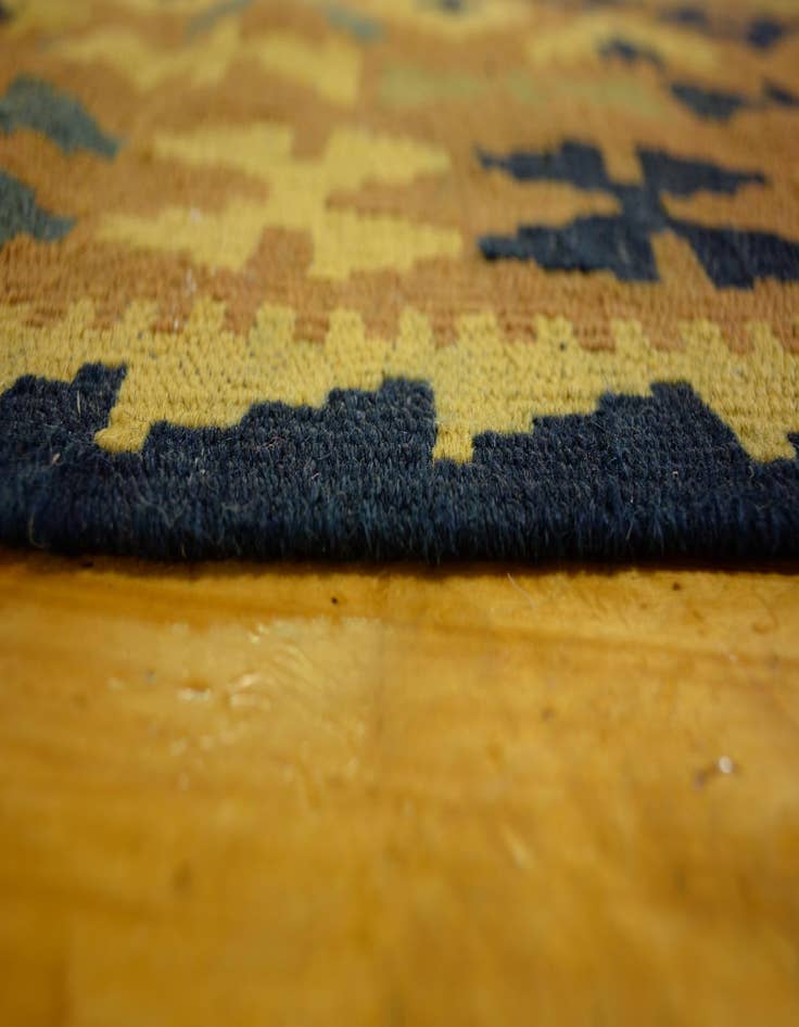 Detail image of  3' 3 x 6' 5  Hand Woven Kilim Maymana Wool Rug