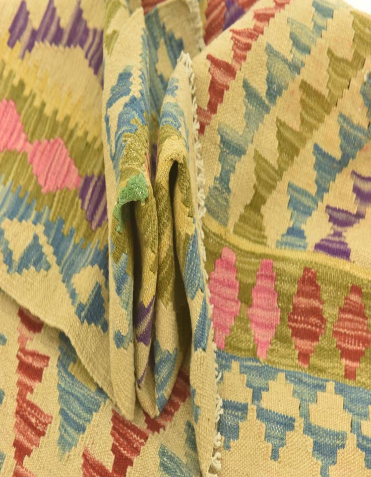 Detail image of  3' 5 x 4' 9  Hand Woven Kilim Maymana Wool Rug