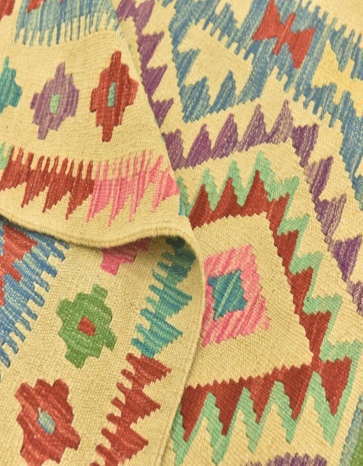 Detail image of  3' 5 x 4' 10  Hand Woven Kilim Maymana Wool Rug