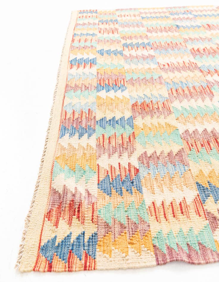 Detail image of  5' 2 x 6' 5  Hand Woven Kilim Maymana Wool Rug