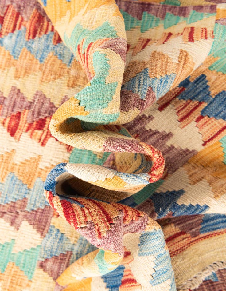 Detail image of  5' 2 x 6' 5  Hand Woven Kilim Maymana Wool Rug