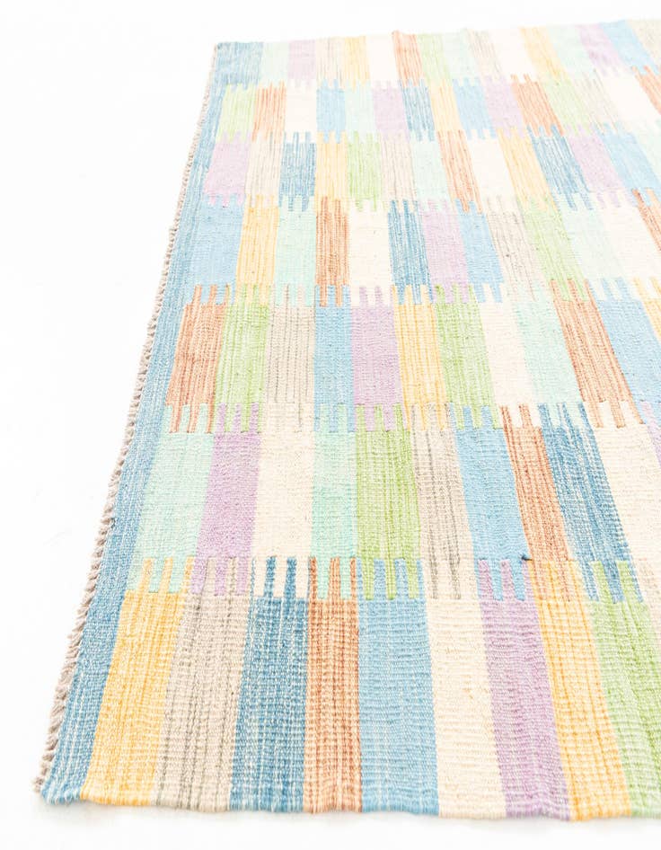 Detail image of  4' 2 x 5' 8  Hand Woven Kilim Maymana Wool Rug
