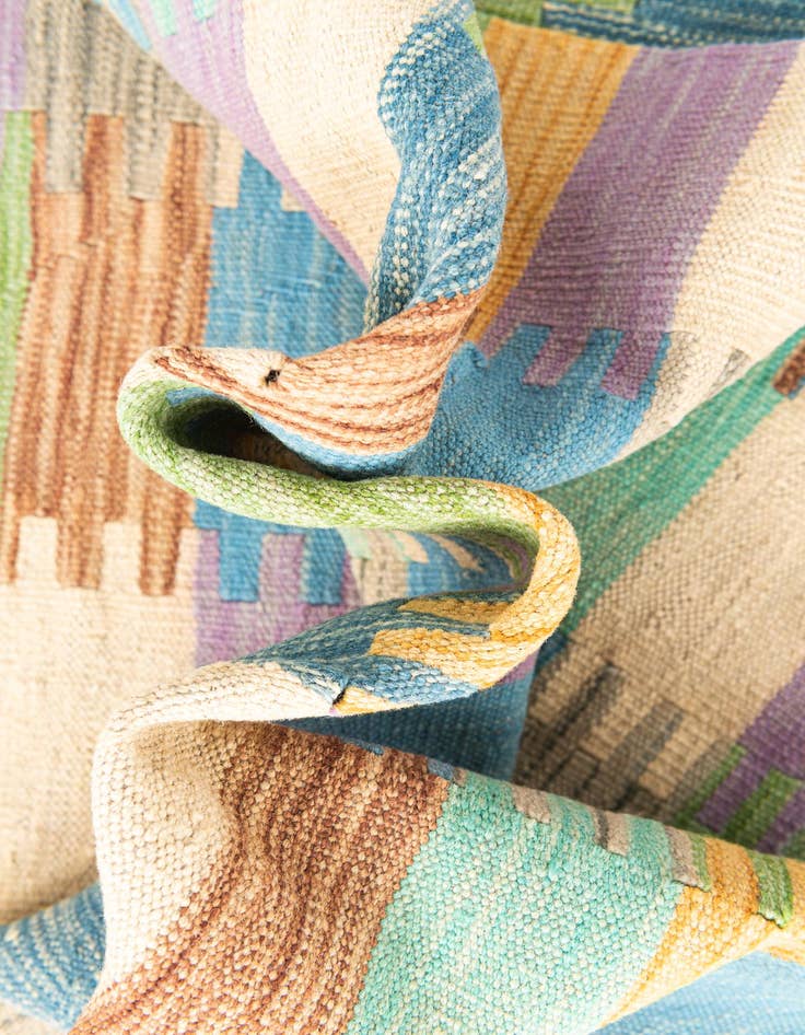 Detail image of  4' 2 x 5' 8  Hand Woven Kilim Maymana Wool Rug