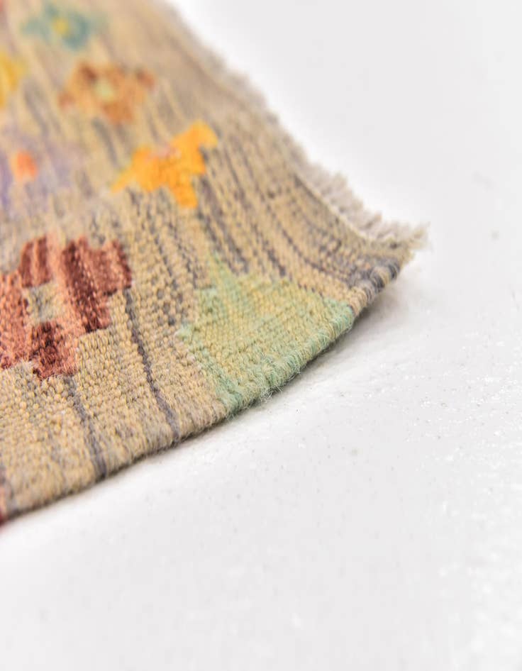 Detail image of  2' 10 x 4' 10  Hand Woven Kilim Modern Wool Rug