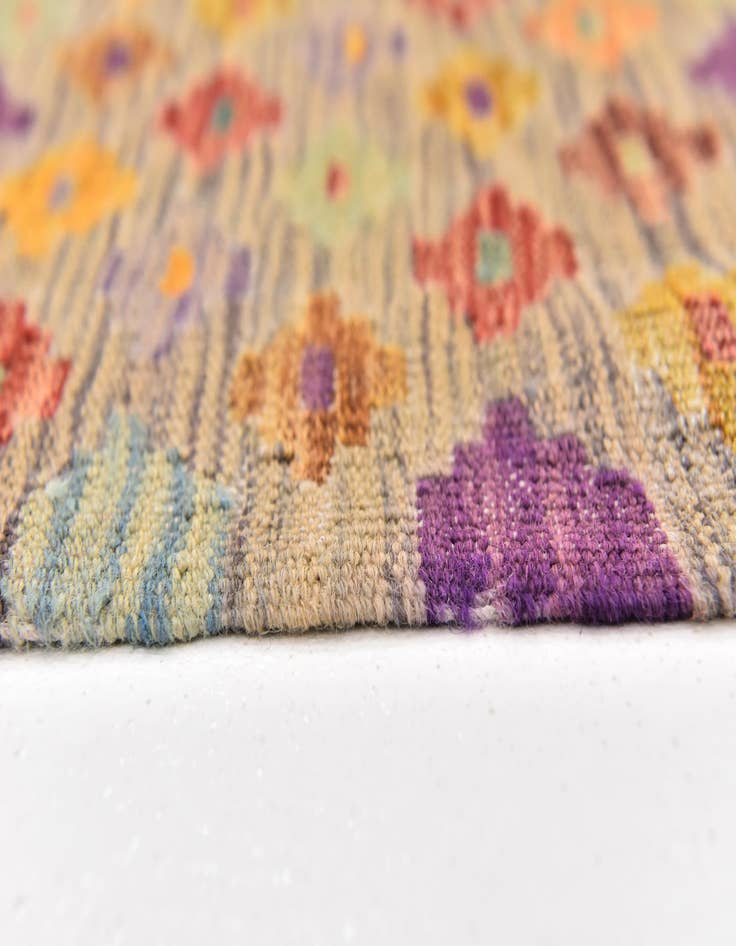Detail image of  2' 10 x 4' 10  Hand Woven Kilim Modern Wool Rug