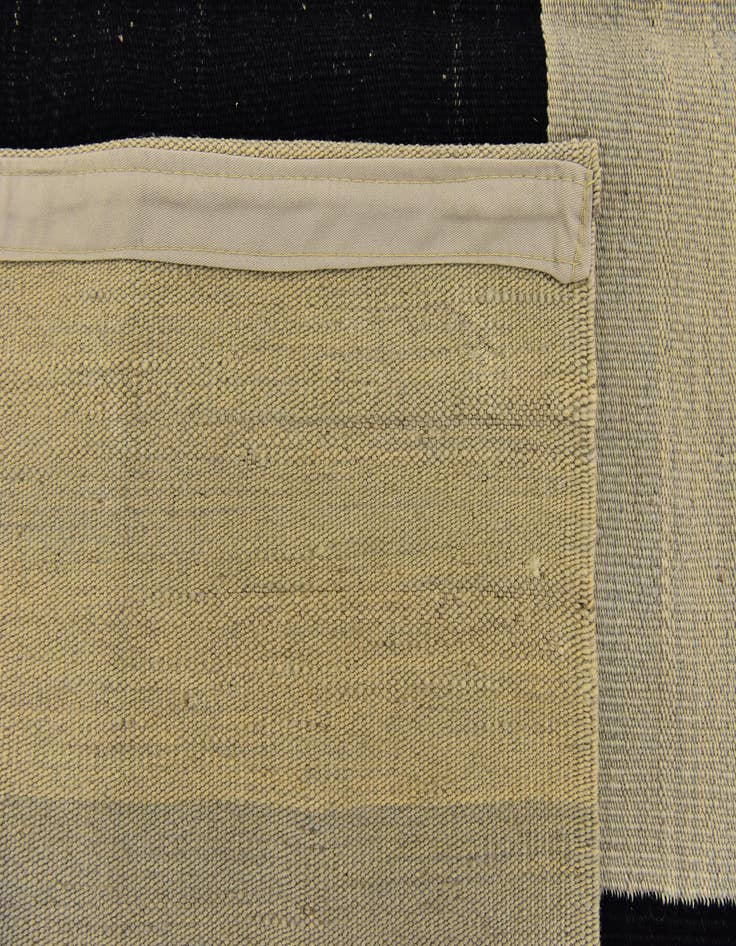 Detail image of  5' x 6' 6  Hand Woven Kilim Modern Wool Rug