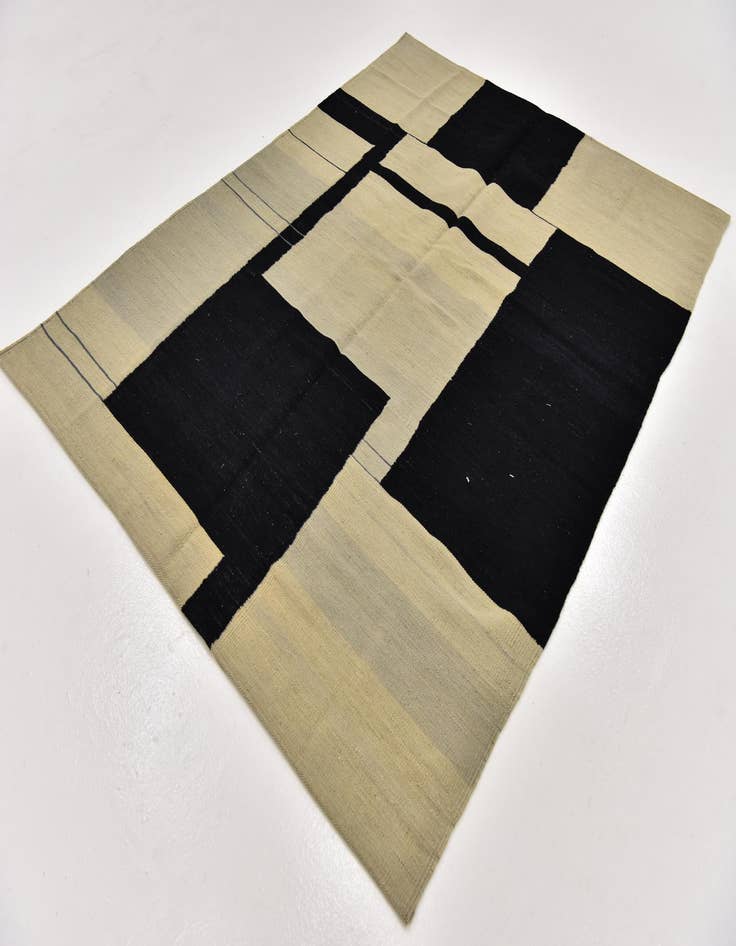 Detail image of  5' x 6' 6  Hand Woven Kilim Modern Wool Rug