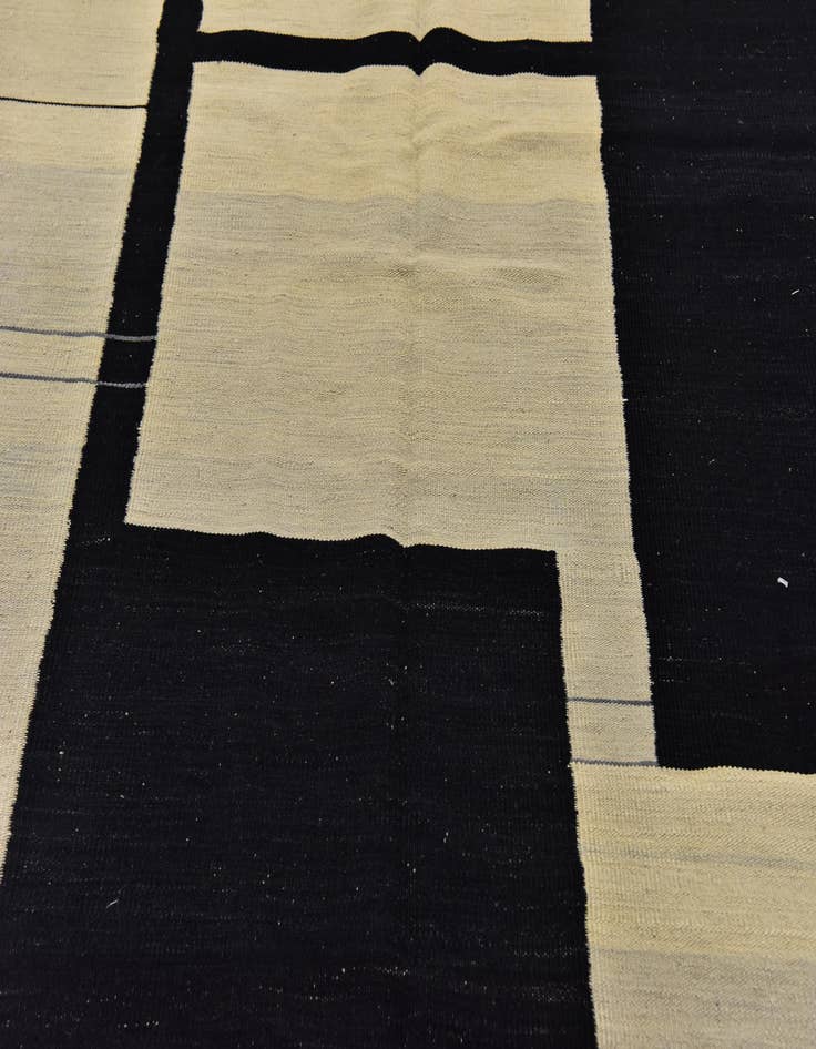 Detail image of  5' x 6' 6  Hand Woven Kilim Modern Wool Rug