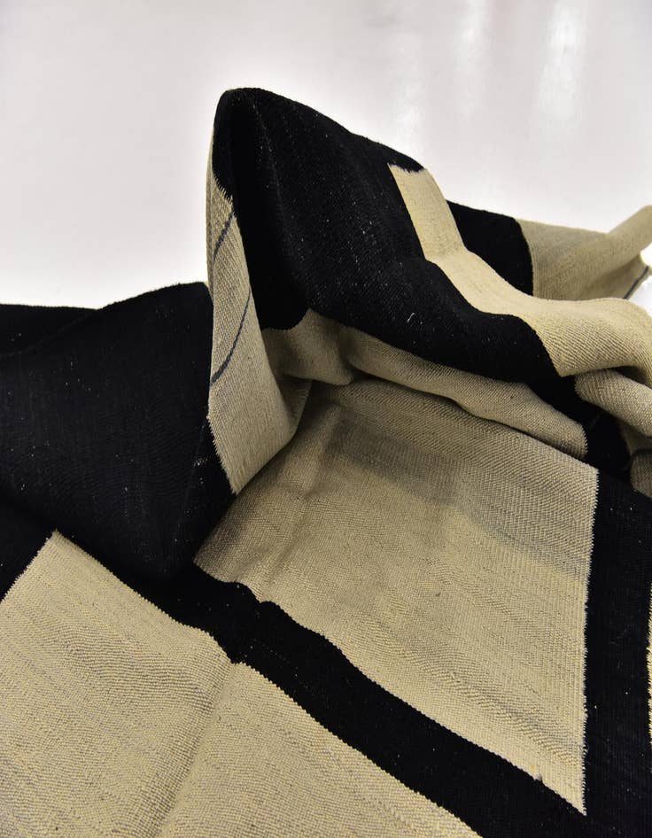 Detail image of  5' x 6' 6  Hand Woven Kilim Modern Wool Rug