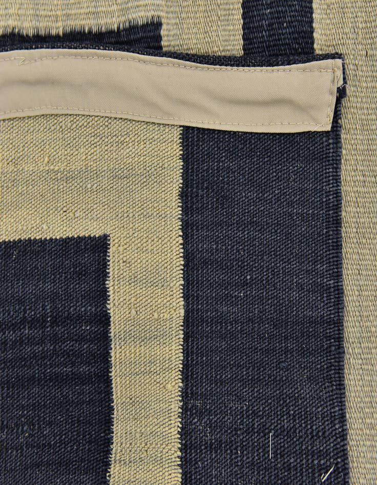 Detail image of  4' 2 x 5' 10  Hand Woven Kilim Modern Wool Rug