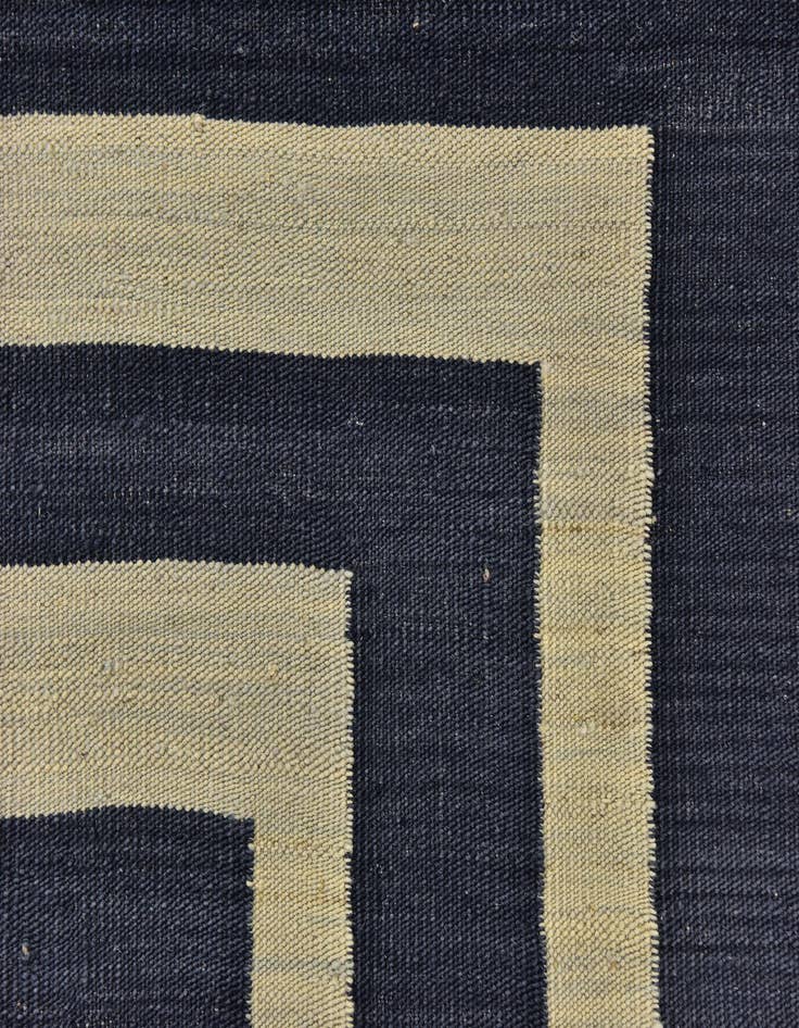 Detail image of  4' 2 x 5' 10  Hand Woven Kilim Modern Wool Rug