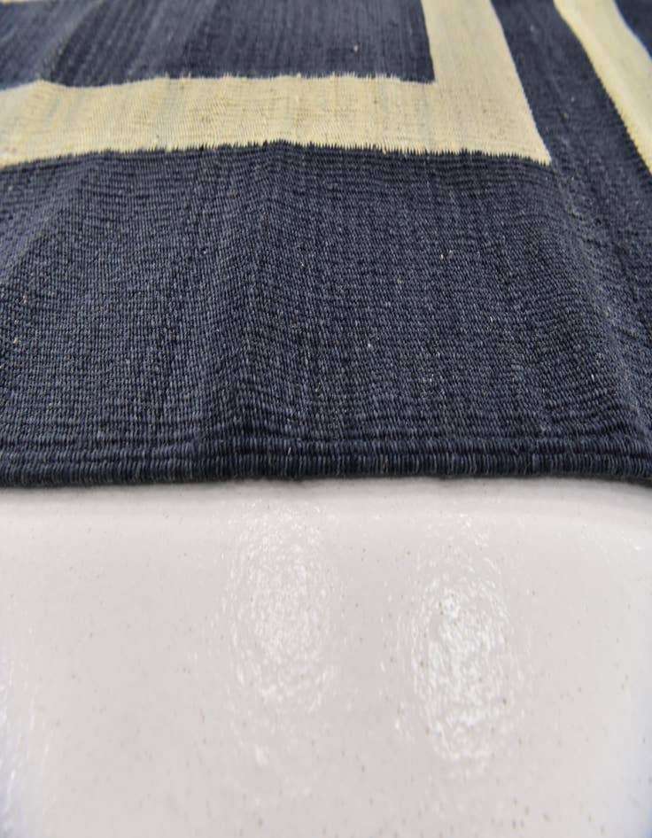 Detail image of  4' 2 x 5' 10  Hand Woven Kilim Modern Wool Rug