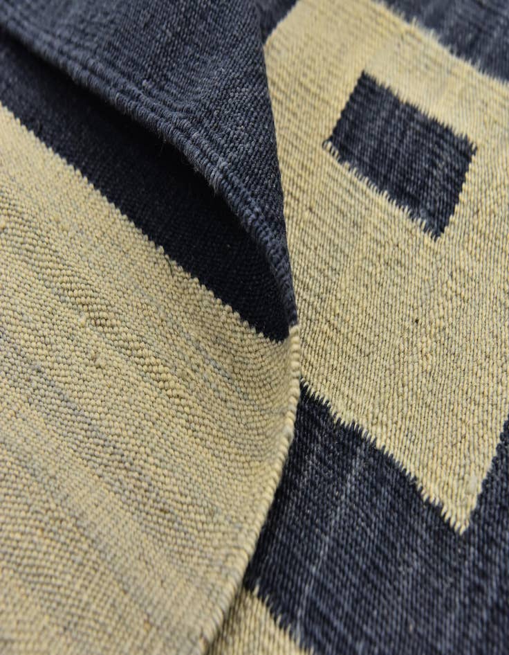 Detail image of  4' 2 x 5' 10  Hand Woven Kilim Modern Wool Rug