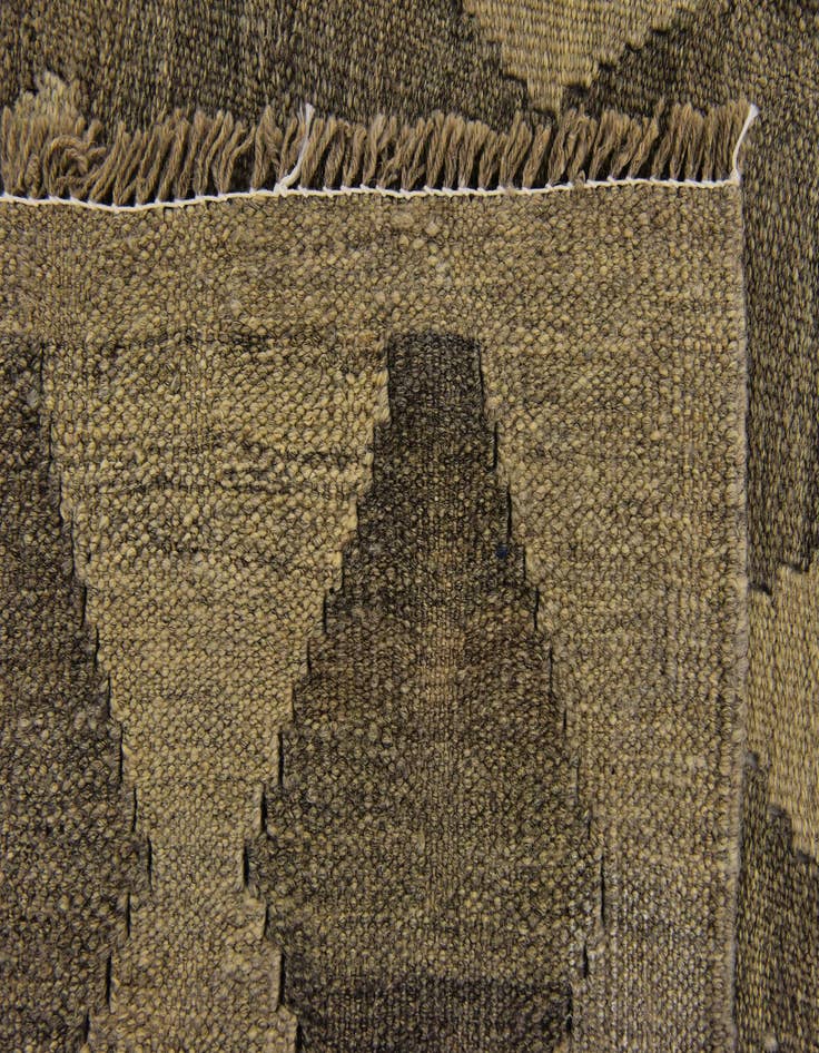 Detail image of  5' 3 x 7' 7  Hand Woven Kilim Modern Wool Rug