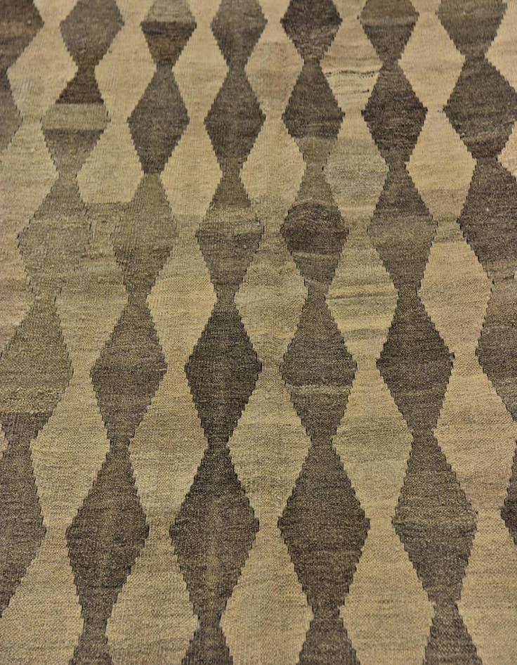 Detail image of  5' 3 x 7' 7  Hand Woven Kilim Modern Wool Rug