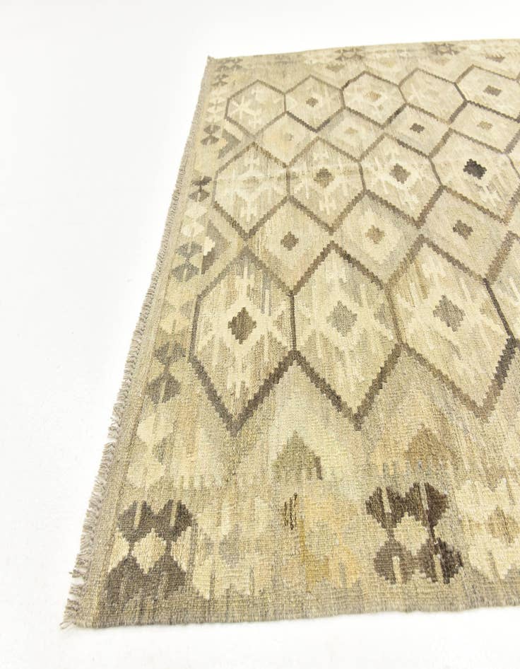 Detail image of  5' 6 x 8' 5  Hand Woven Kilim Modern Wool Rug