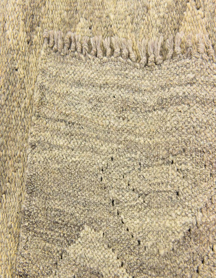 Detail image of  5' 7 x 8'  Hand Woven Kilim Modern Wool Rug