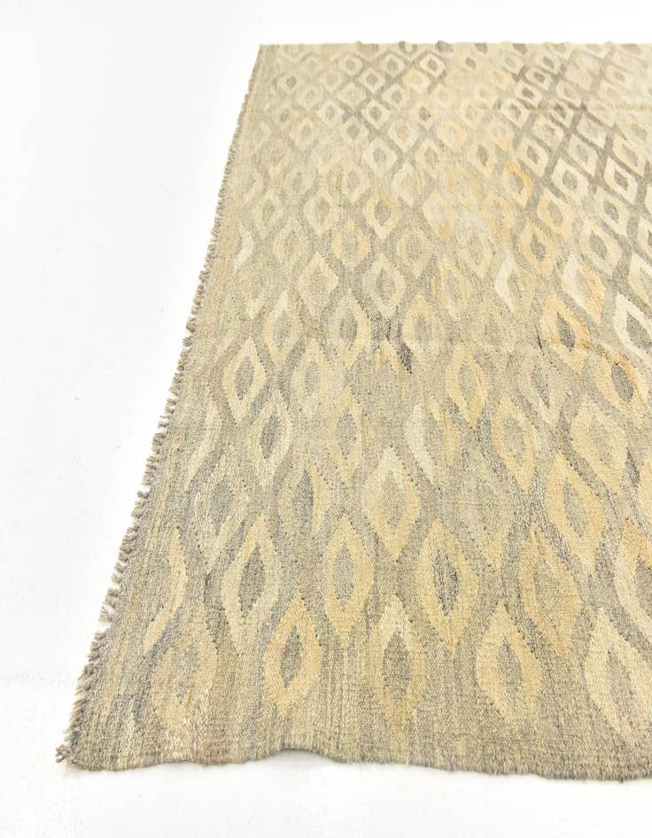 Detail image of  5' 7 x 8'  Hand Woven Kilim Modern Wool Rug