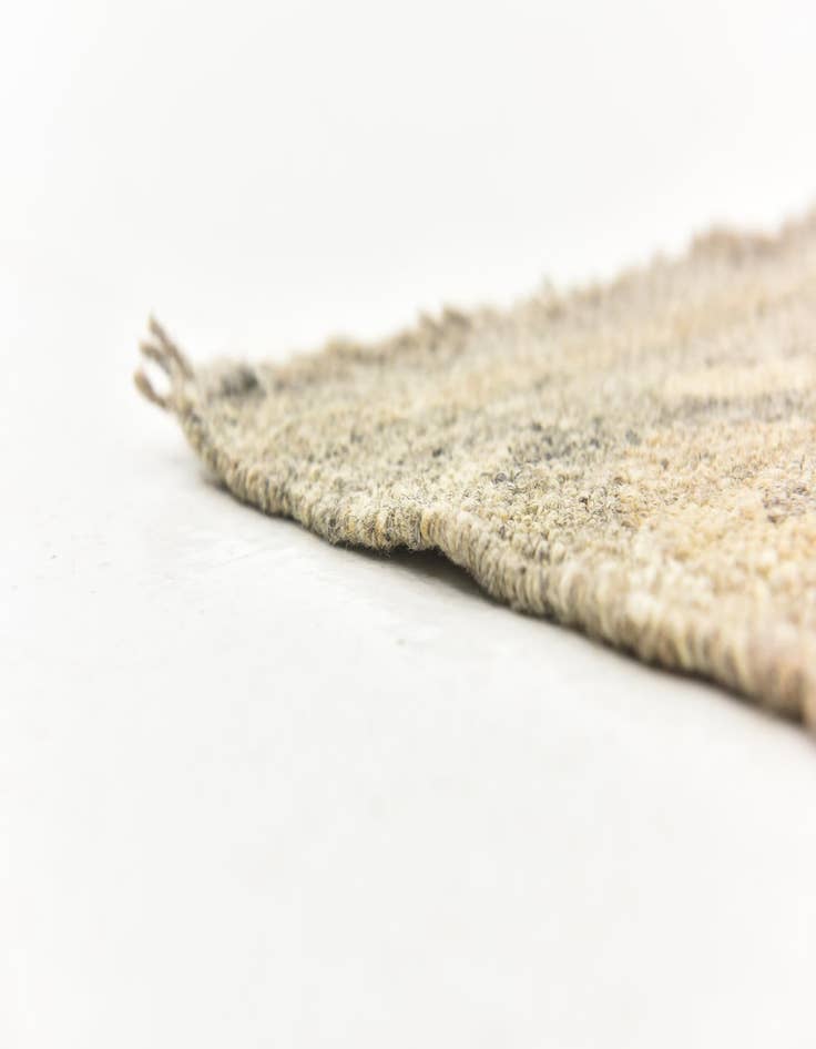 Detail image of  5' 7 x 8'  Hand Woven Kilim Modern Wool Rug