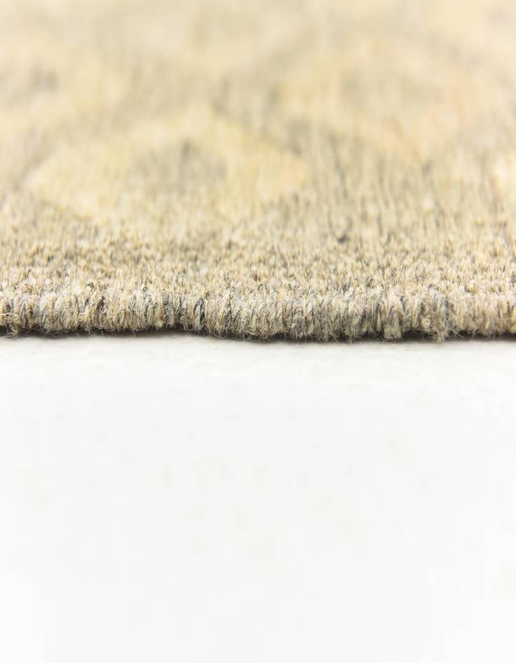 Detail image of  5' 7 x 8'  Hand Woven Kilim Modern Wool Rug