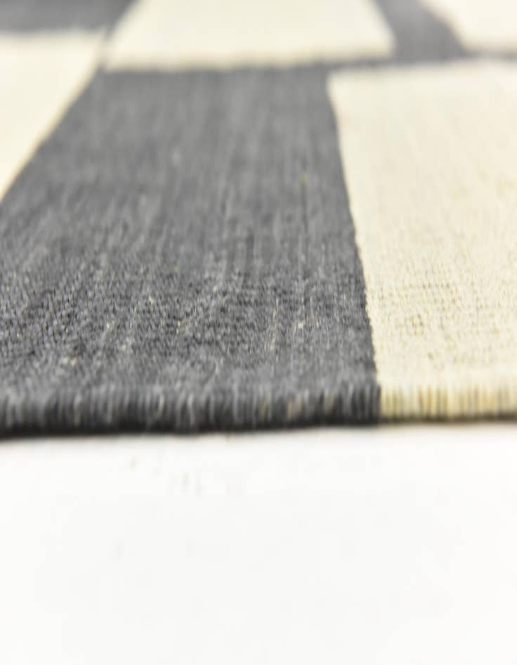 Detail image of  5' x 6' 4  Hand Woven Kilim Modern Wool Rug