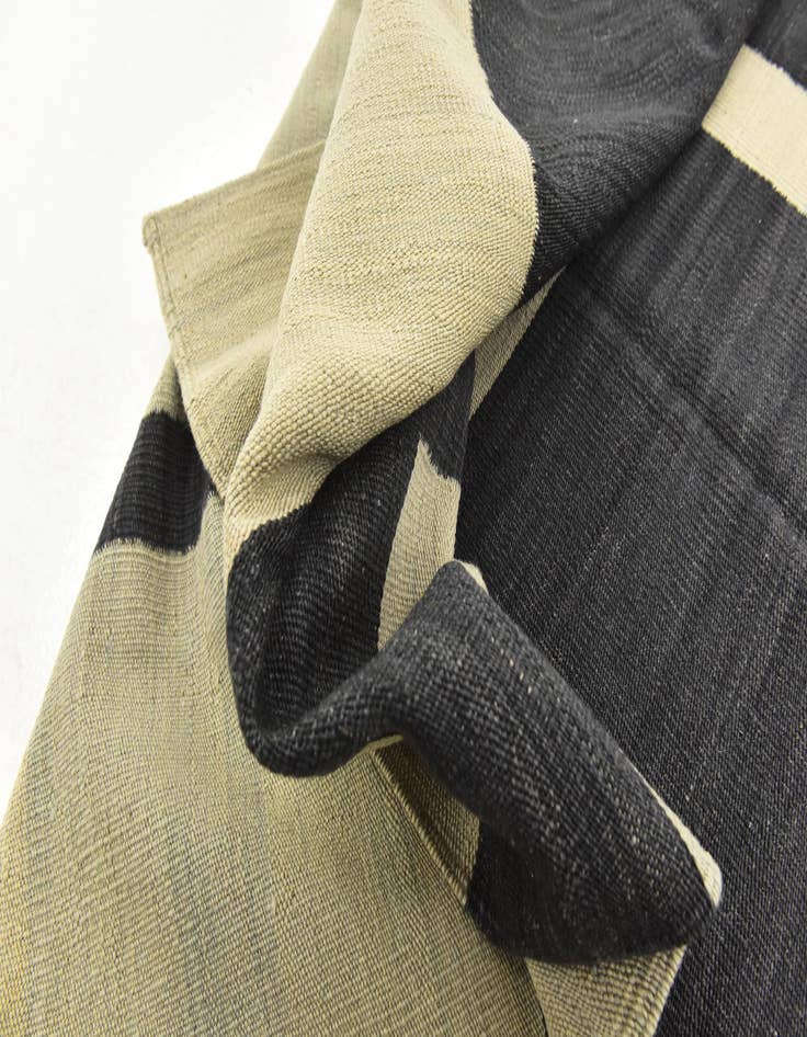 Detail image of  5' x 6' 4  Hand Woven Kilim Modern Wool Rug