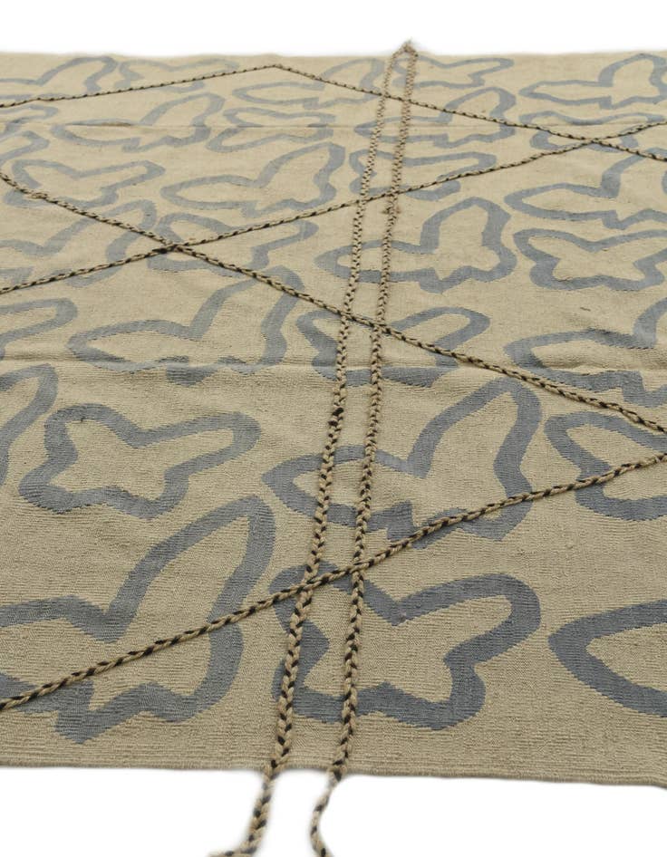 Detail image of  8' 5 x 9' 10  Hand Woven Kilim Modern Wool Rug