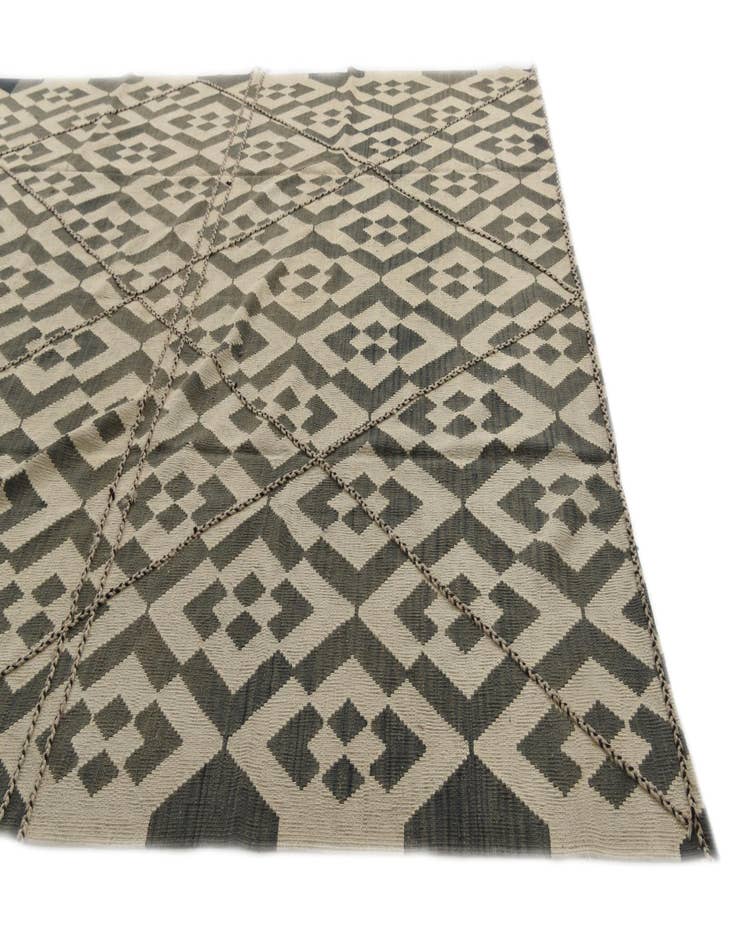 Detail image of  8' 8 x 9' 10  Hand Woven Kilim Modern Wool Rug