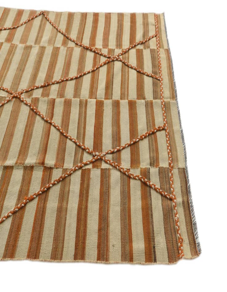 Detail image of  5' 5 x 7' 9  Hand Woven Kilim Modern Wool Rug