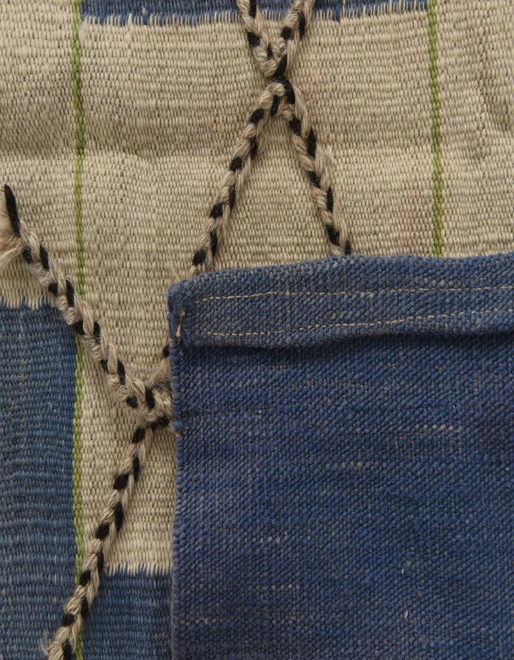 Detail image of  8' 5 x 10'  Hand Woven Kilim Modern Wool Rug