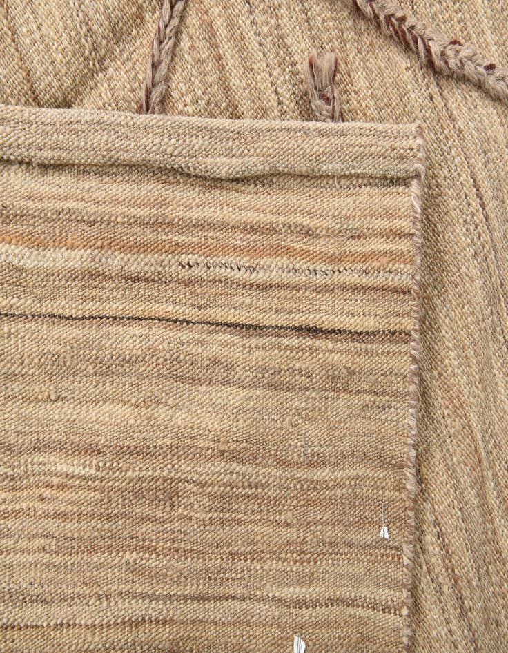 Detail image of  4' 2 x 6' 4  Hand Woven Kilim Modern Wool Rug