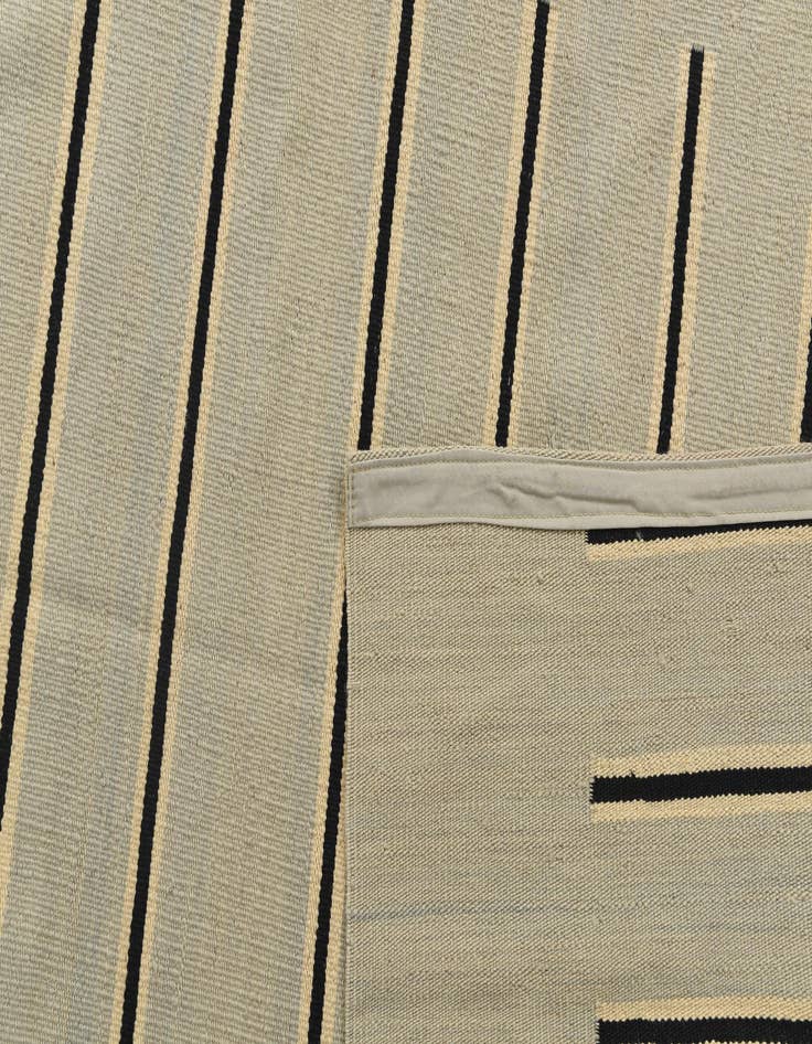 Detail image of  4' x 6' 1  Hand Woven Kilim Modern Wool Rug