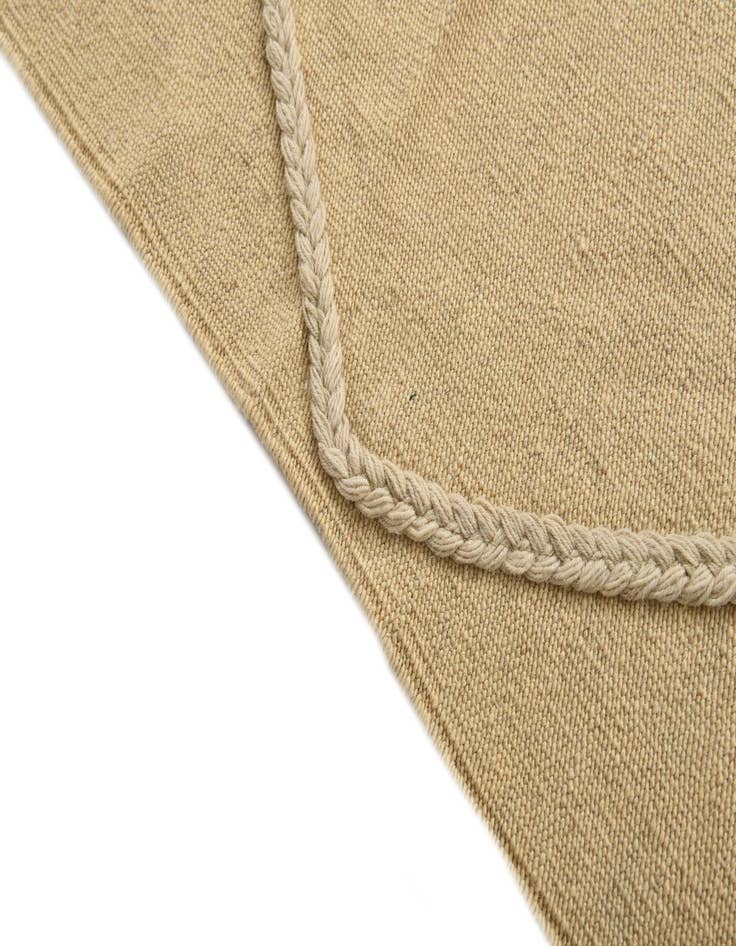 Detail image of  4' 2 x 6' 1  Hand Woven Kilim Modern Wool Rug