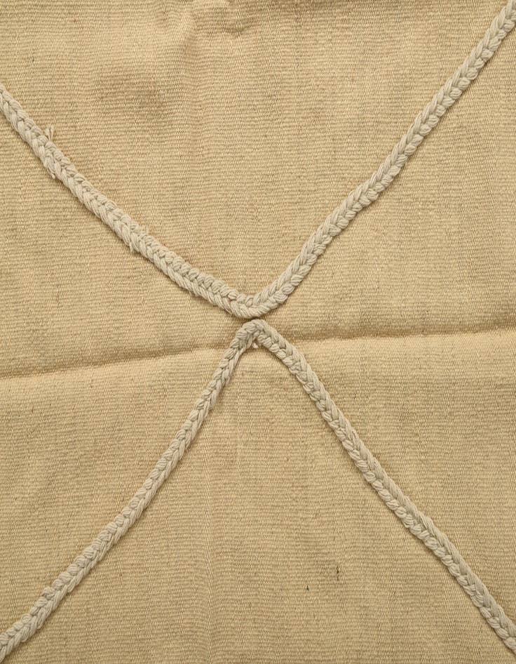 Detail image of  4' 2 x 6' 1  Hand Woven Kilim Modern Wool Rug