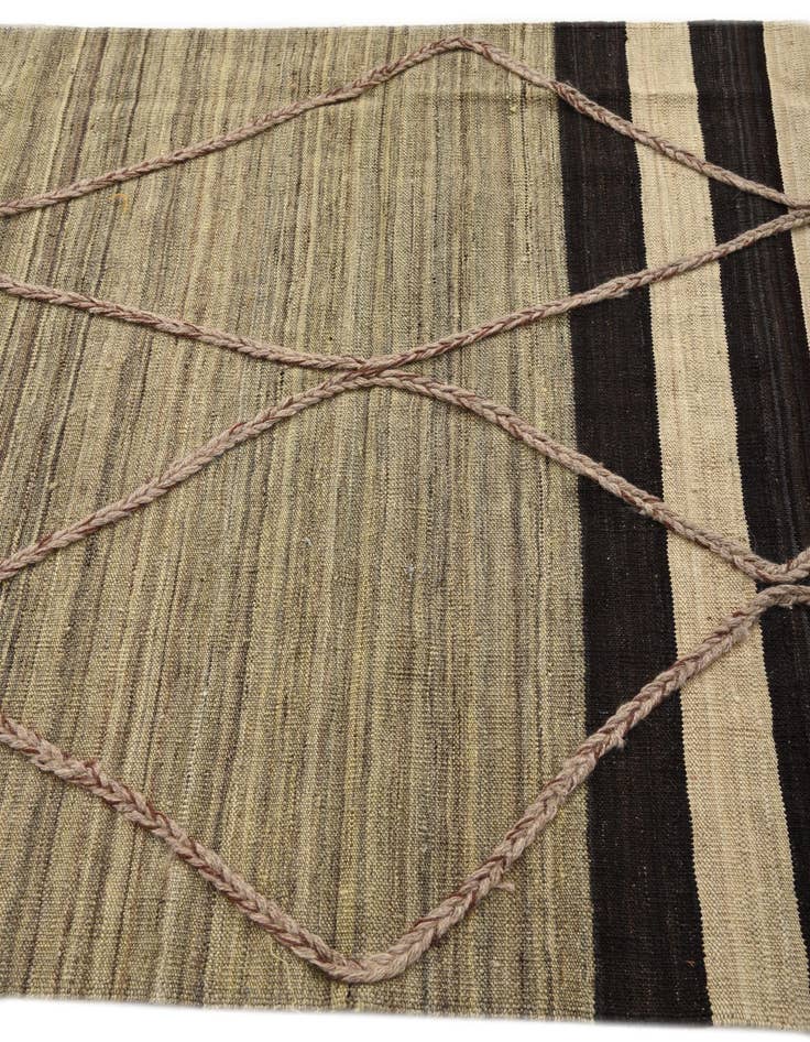 Detail image of  4' 3 x 6'  Hand Woven Kilim Modern Wool Rug