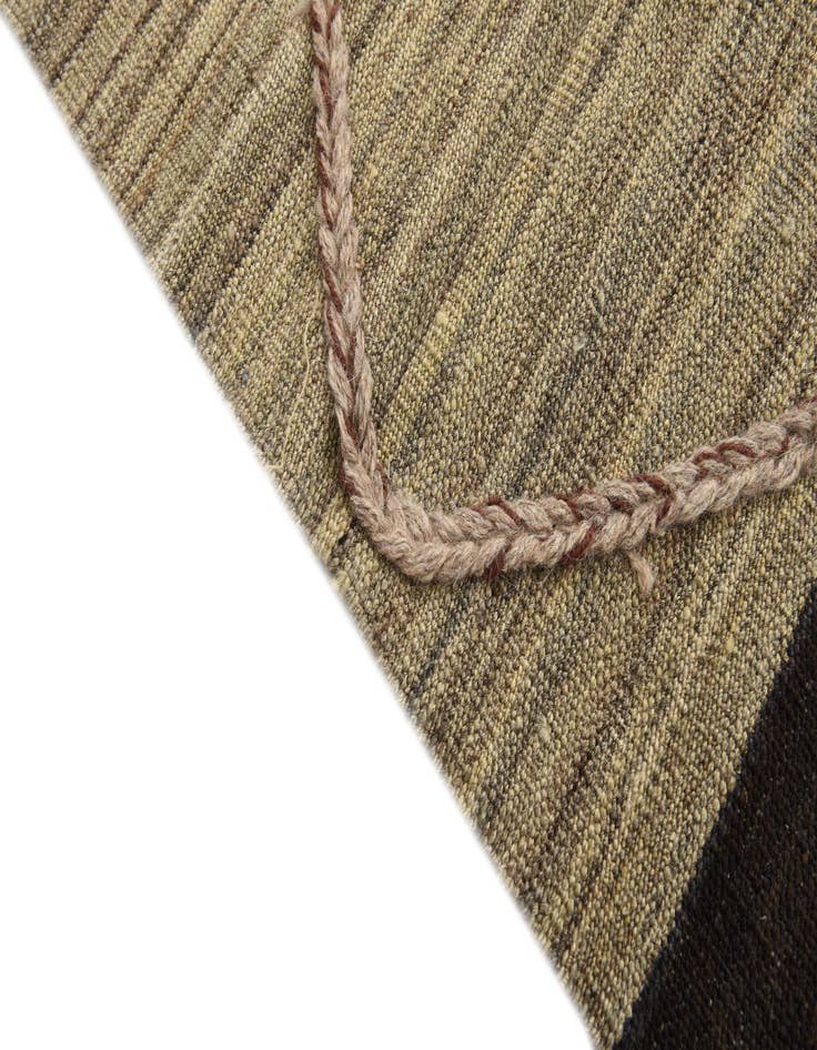 Detail image of  4' 3 x 6'  Hand Woven Kilim Modern Wool Rug