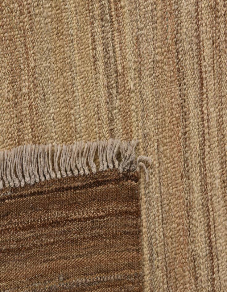 Detail image of  6' 5 x 9' 11  Hand Woven Kilim Modern Wool Rug