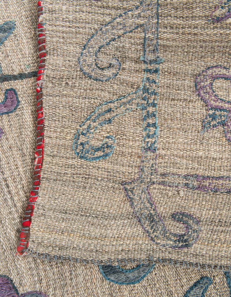 Detail image of  4' x 6' 7  Hand Woven Kilim Suzani Wool Rug