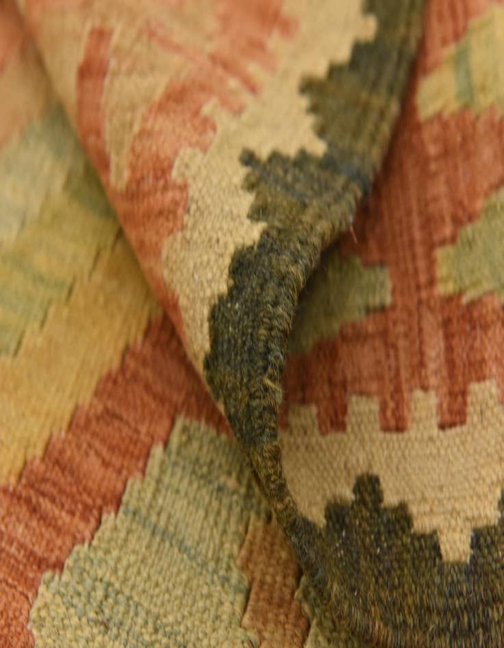 Detail image of  4' 3 x 6' 2  Hand Woven Kilim Waziri Wool Rug