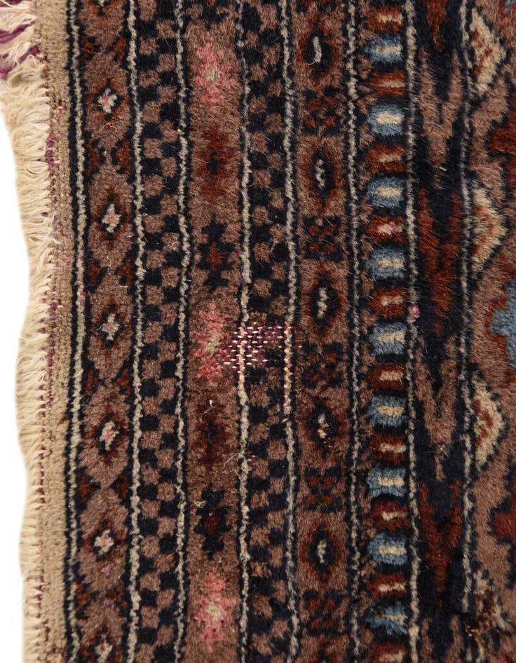 Detail image of  4' 3 x 6' 4  Hand Knotted Lahour Oriental Rug