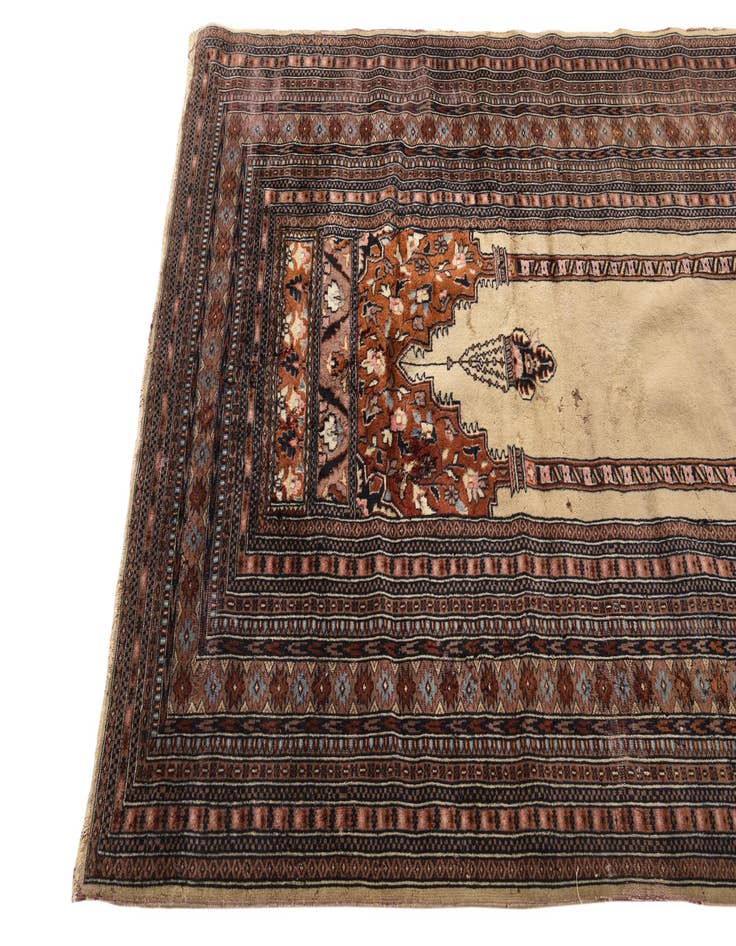 Detail image of  4' 3 x 6' 4  Hand Knotted Lahour Oriental Rug