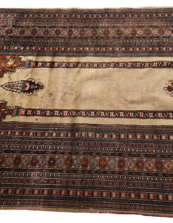 Detail image of  4' 3 x 6' 4  Hand Knotted Lahour Oriental Rug