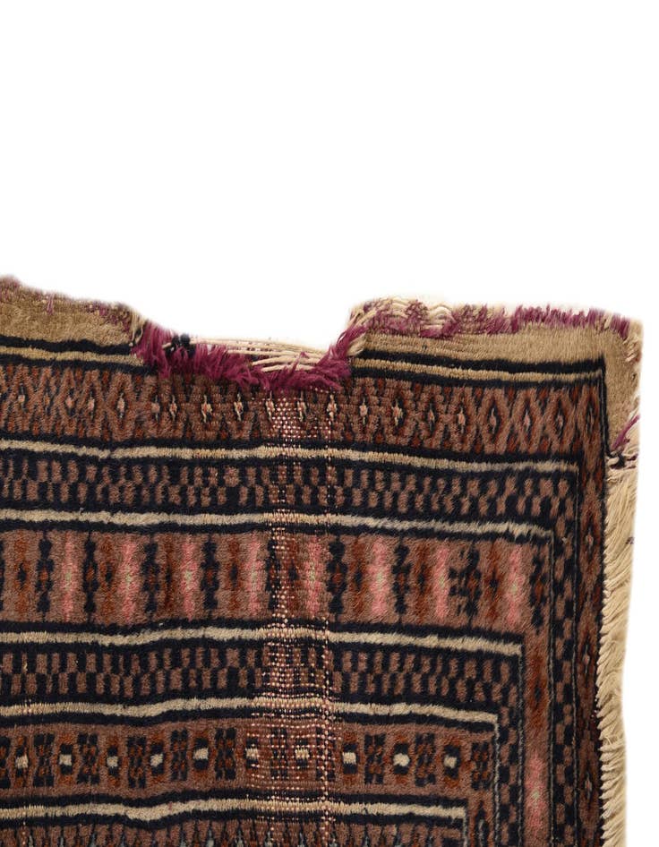 Detail image of  4' 3 x 6' 4  Hand Knotted Lahour Oriental Rug