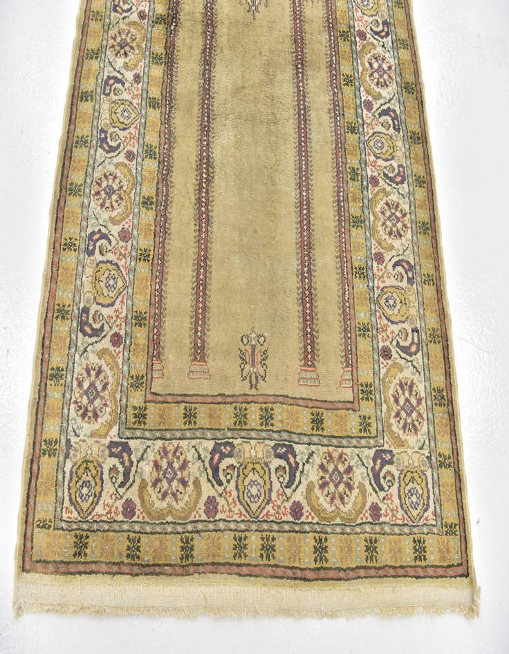 Detail image of  3' 2 x 4' 8  Hand Knotted Lahour Rug