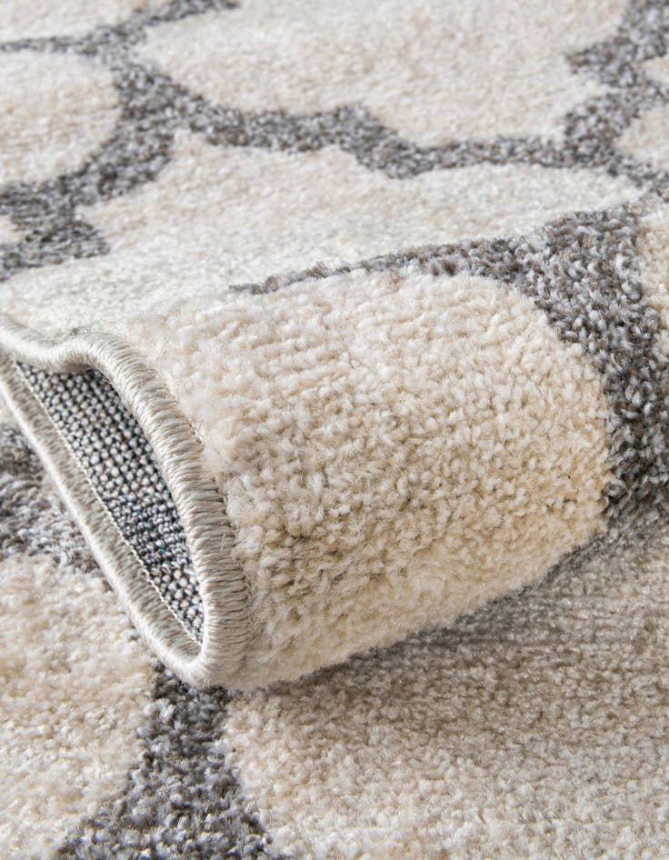 Detail image of 7' x 10' Lattice Rug