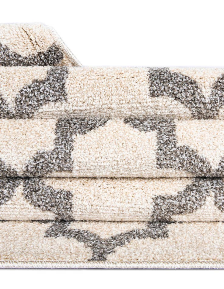 Detail image of 7' x 10' Lattice Rug