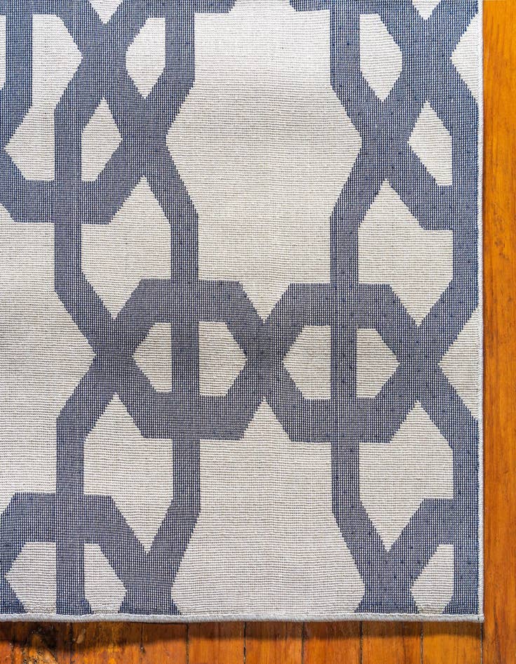 Detail image of 3' 3 x 5' 3 Lattice Rug