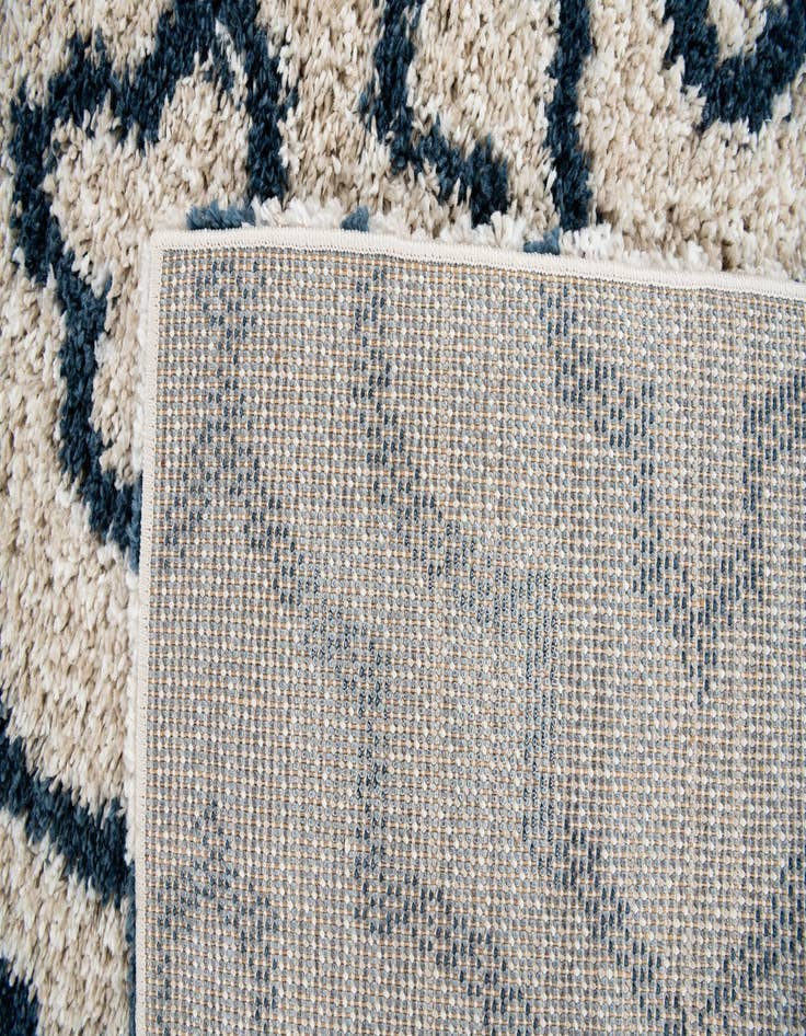 Detail image of  5' 3 x 7' 8 Lattice Shag Rug